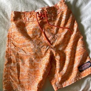 Vineyard vines boys tarpon swim trunk